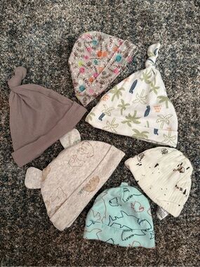 Lot of 6 baby hats various brands
